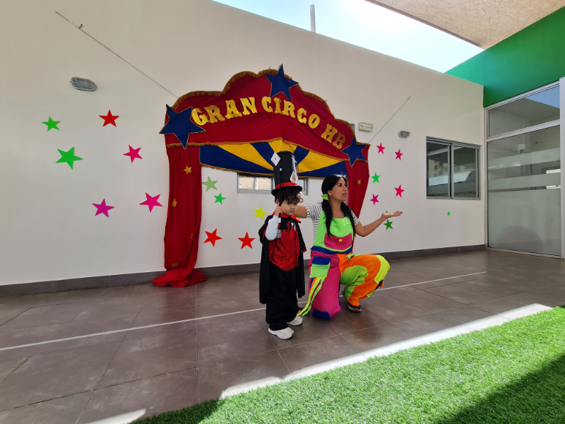 Este viernes, nuestros niños y niñas de los niveles medios vivieron una experiencia inolvidable en el Jardín Infantil Hispano Británico. Bajo la temática del circo