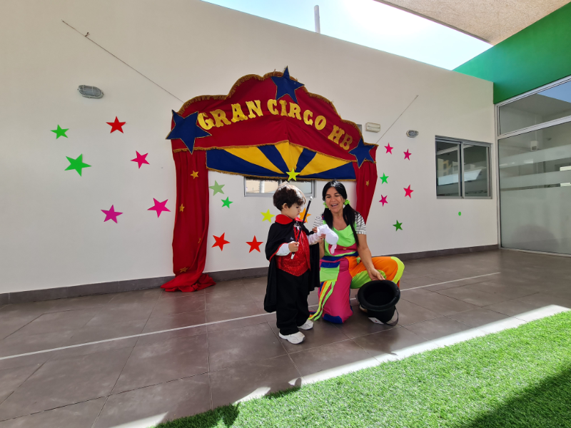 Este viernes, nuestros niños y niñas de los niveles medios vivieron una experiencia inolvidable en el Jardín Infantil Hispano Británico. Bajo la temática del circo