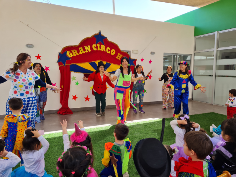 Este viernes, nuestros niños y niñas de los niveles medios vivieron una experiencia inolvidable en el Jardín Infantil Hispano Británico. Bajo la temática del circo