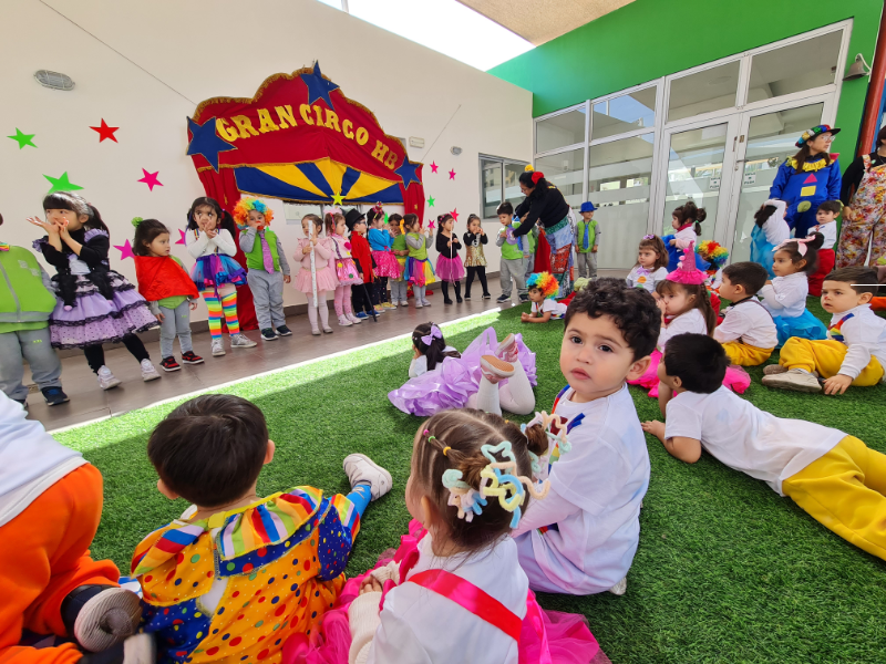 Este viernes, nuestros niños y niñas de los niveles medios vivieron una experiencia inolvidable en el Jardín Infantil Hispano Británico. Bajo la temática del circo