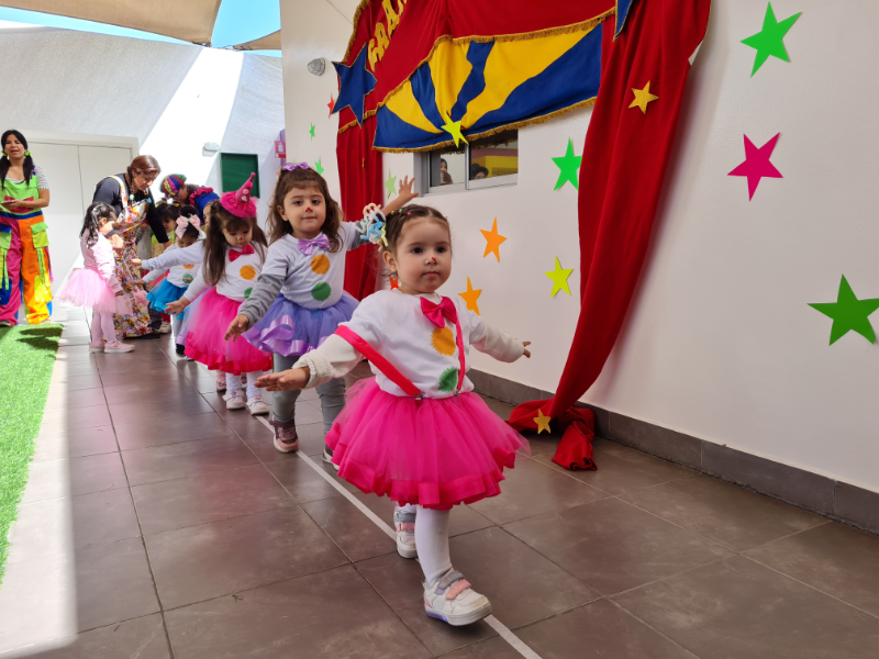 Este viernes, nuestros niños y niñas de los niveles medios vivieron una experiencia inolvidable en el Jardín Infantil Hispano Británico. Bajo la temática del circo